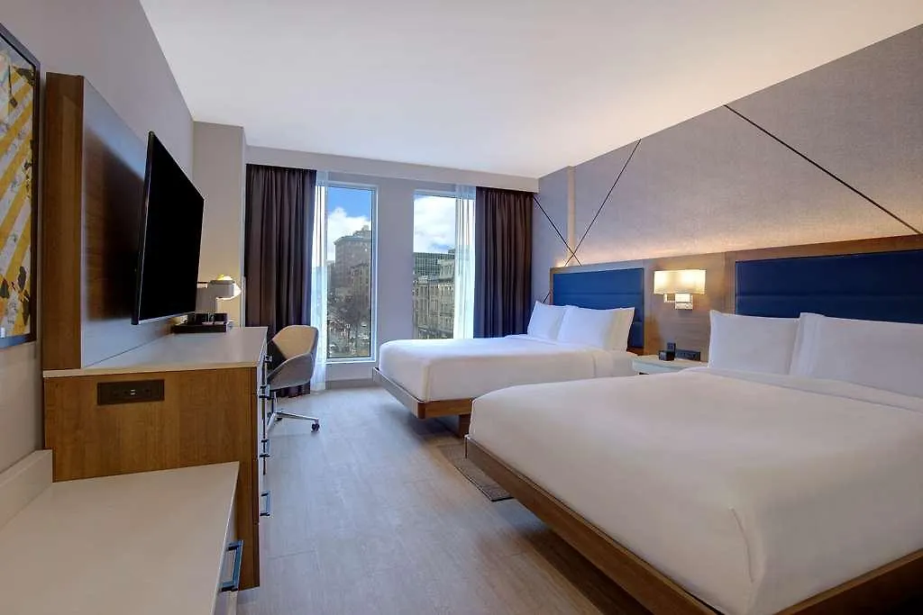Homewood Suites By Hilton Montreal Downtown 3*,