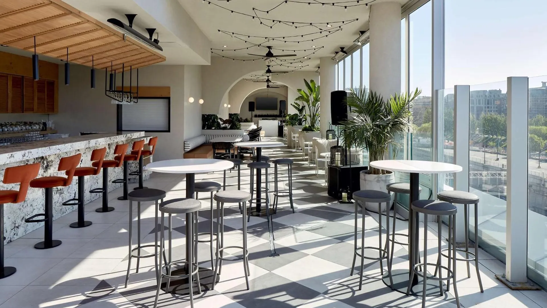 Homewood Suites By Hilton Montreal Downtown 3*,
