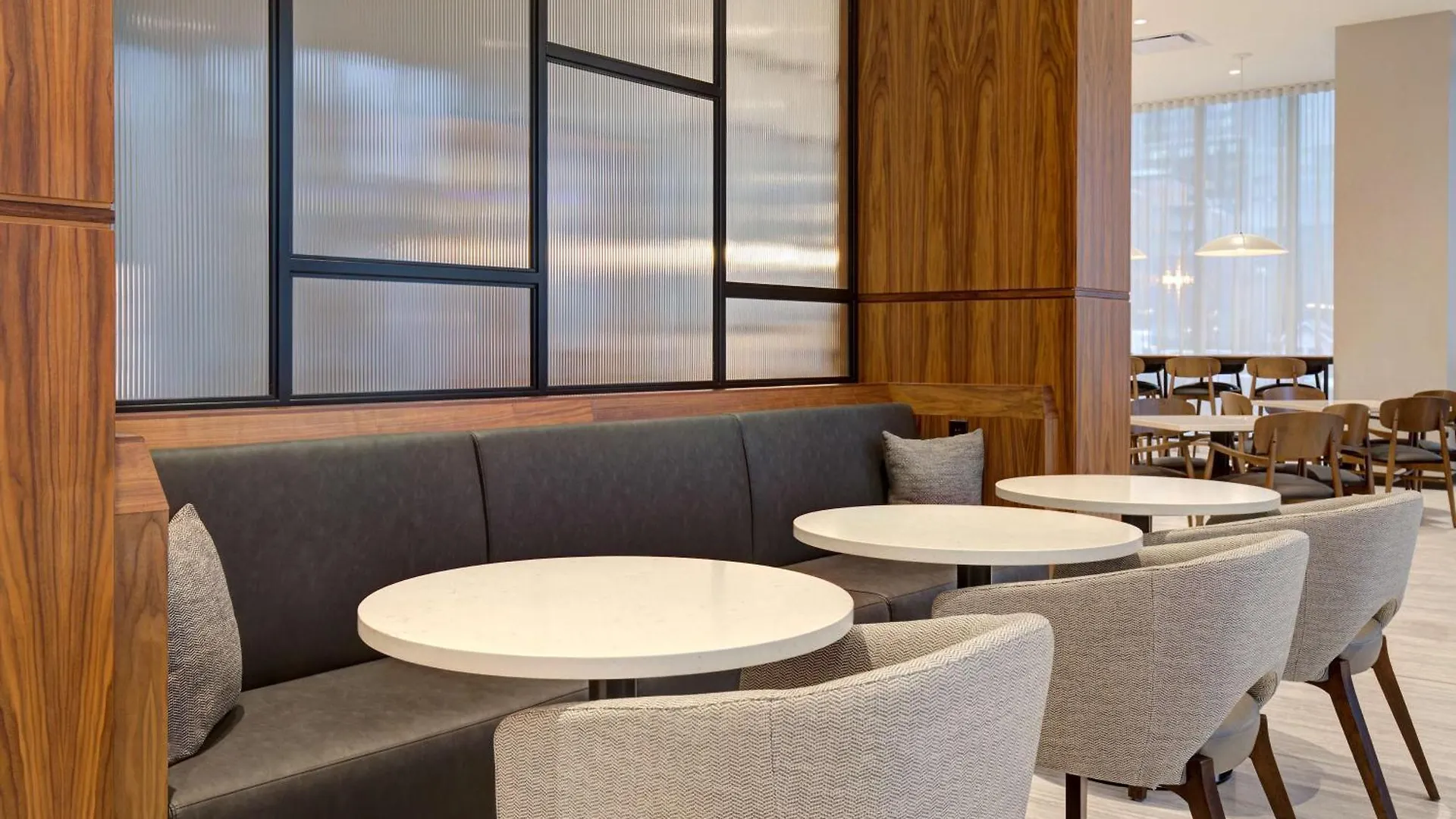 Homewood Suites By Hilton Montreal Downtown 3*,