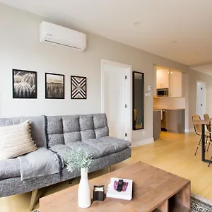 Trendy Little Italy 3 Bedroom By Den Montreal