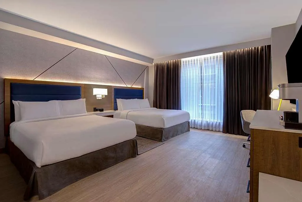 Homewood Suites By Hilton Montreal Downtown Hotel