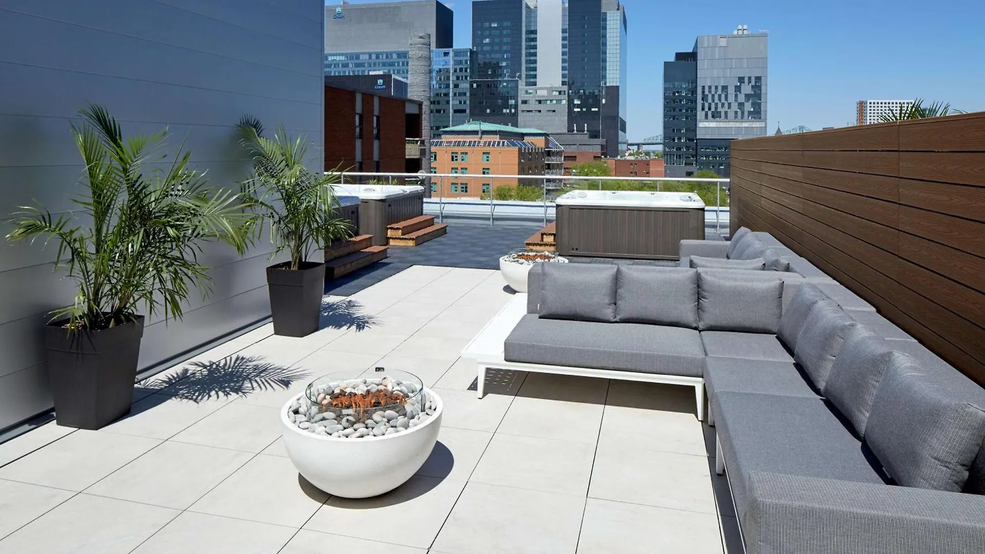 Homewood Suites By Hilton Montreal Downtown Hotel