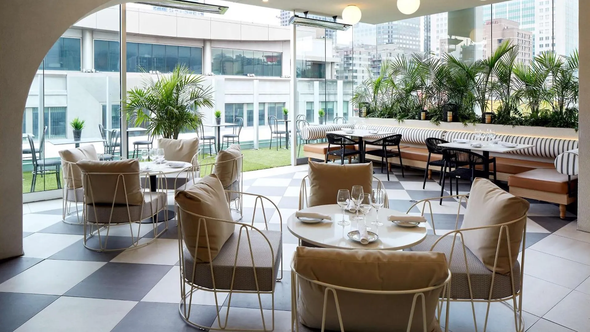 Homewood Suites By Hilton Montreal Downtown Hotel
